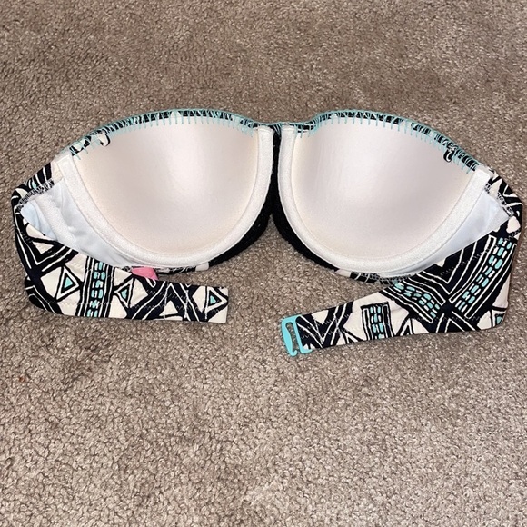 VICTORIA’S SECRET Strapless bikini swim top with mesh and clip in back. Size 34B - Picture 5 of 10